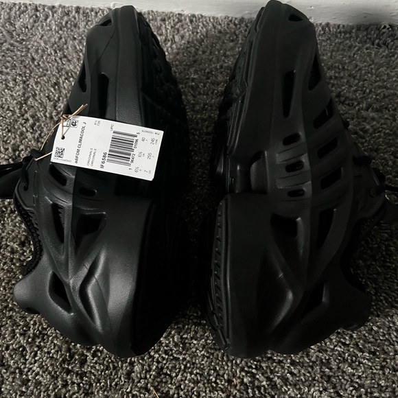 New Adidas Black Climacool Athletic Shoes - Picture 4 of 6